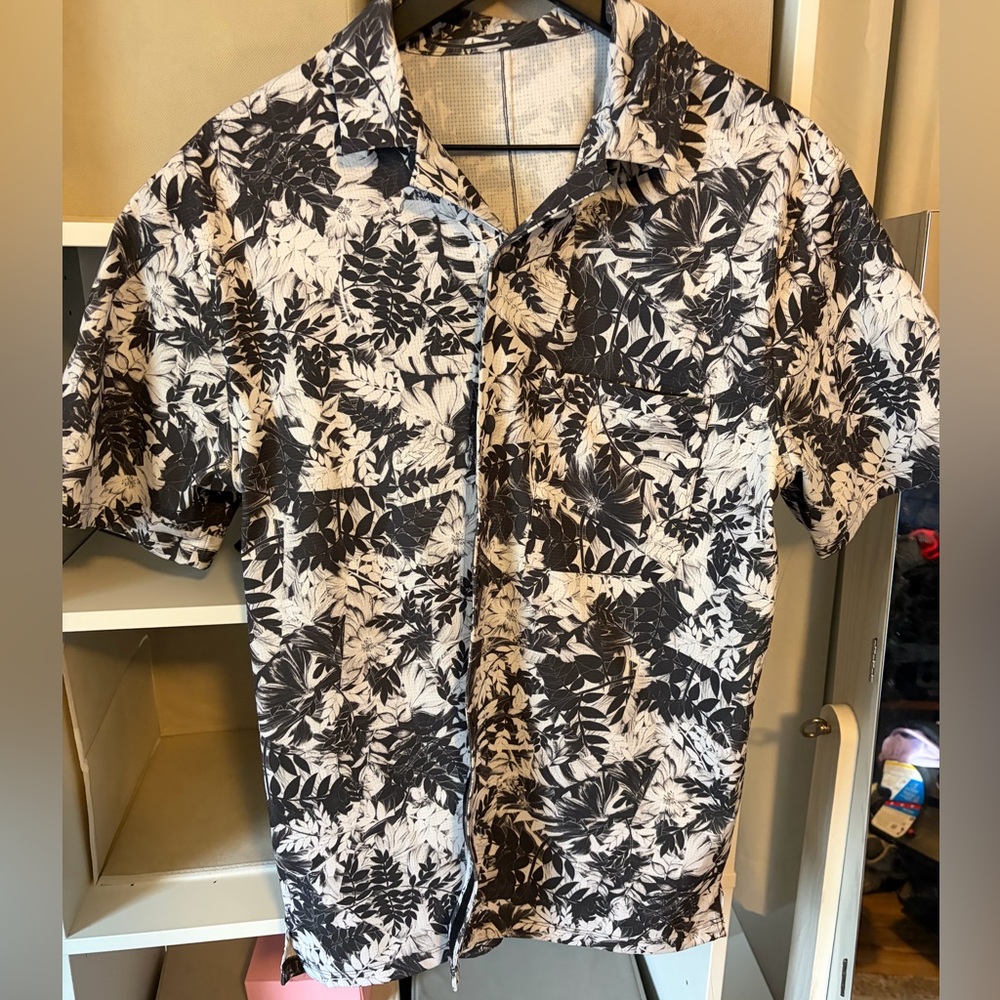 lululemon floral Black and White Leaf Print Short-Sleeve Button-Down Shirt